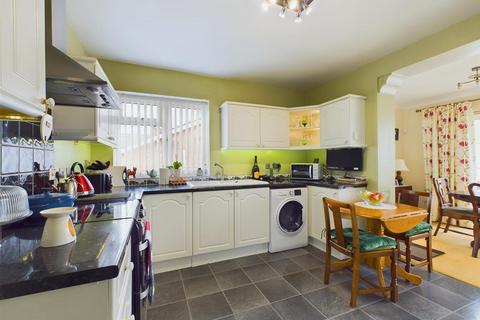 2 bedroom semi-detached bungalow for sale, Dovedale Crescent, Buxton