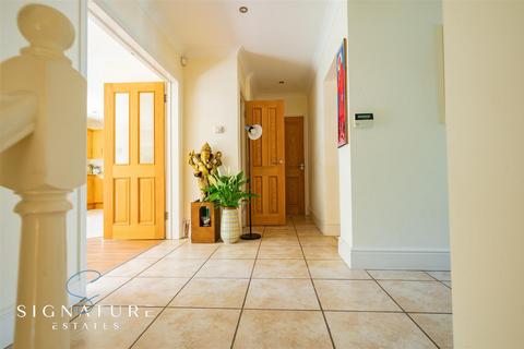 5 bedroom detached house for sale, Abbots Road, Abbots Langley