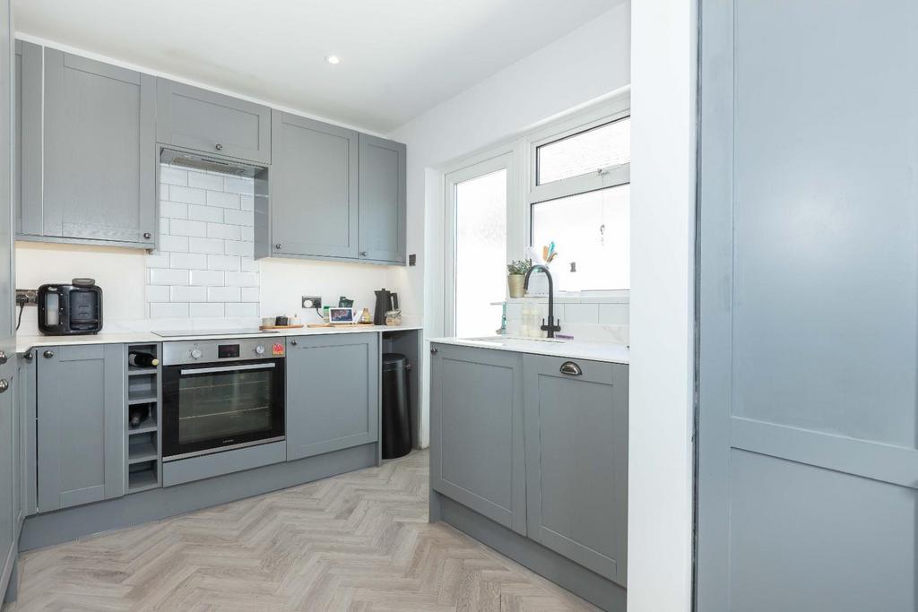 Bristol Avenue, Lancing 2 bed semidetached bungalow for sale £375,000