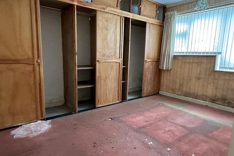 2 bedroom maisonette for sale, Woodcraft Close, Coventry * CASH BUYERS ONLY *