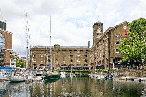 undefined, St. Katharine Docks, Wapping, E1W