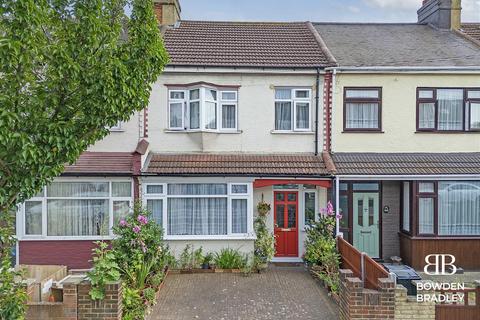 3 bedroom terraced house for sale, Hampton Road, Ilford