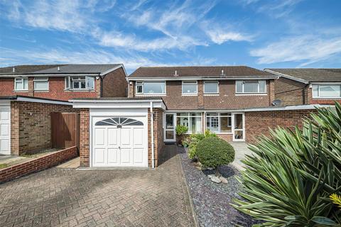 6 Cedar Close, Meopham, Gravesend, DA13 0ED