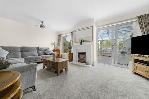 6 Cedar Close, Meopham, Gravesend, DA13 0ED