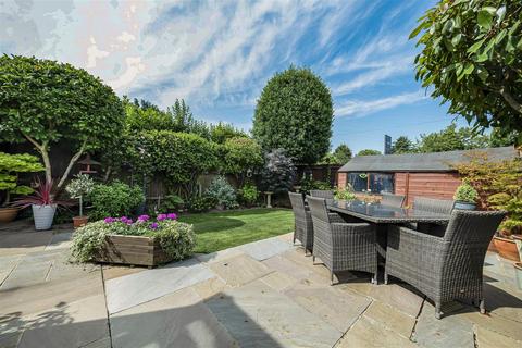6 Cedar Close, Meopham, Gravesend, DA13 0ED