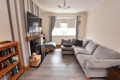 93 Lambert Road, Grimsby, DN32 0NR
