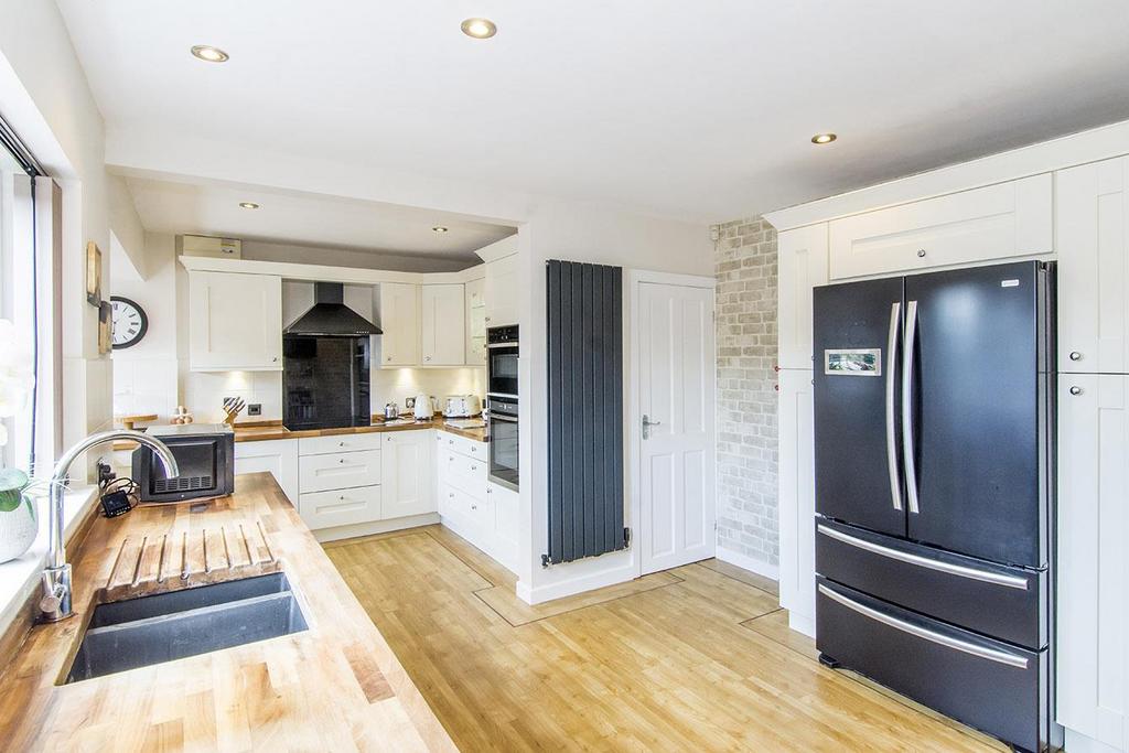 Burdett Close, Gilmorton, Lutterworth 3 bed semidetached house for
