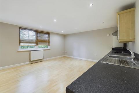 2 bedroom flat to rent, Apt 5 Sandbeck Court, 124 Psalter Lane, Sheffield