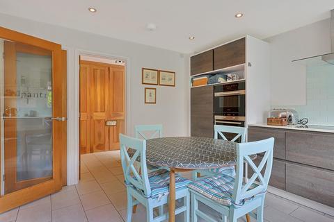 2 Selwyn Close, Great Shelford, Cambridge, CB22 5HA