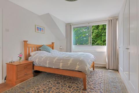2 Selwyn Close, Great Shelford, Cambridge, CB22 5HA
