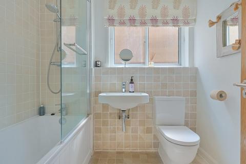 2 Selwyn Close, Great Shelford, Cambridge, CB22 5HA