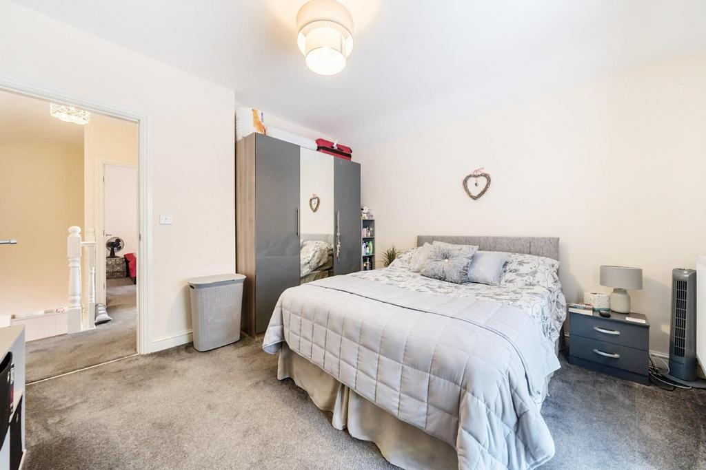 2nd view MASTER BEDROOM.jpg
