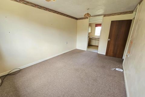 2 bedroom flat for sale, Little Quillet Court, Cam, Dursley