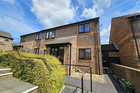 2 bedroom flat for sale, Little Quillet Court, Cam, Dursley