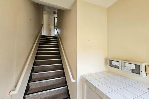 2 bedroom flat for sale, Little Quillet Court, Cam, Dursley