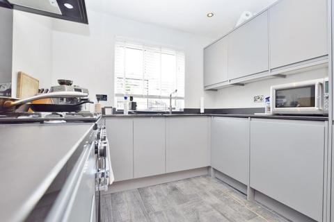 15 Wakerley Close, London, E6 5PS