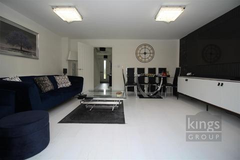 16 Birch Walk, Harlow, CM17 0FQ