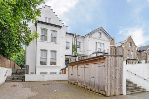 2 bedroom flat for sale, Shoot Up Hill, London, NW2