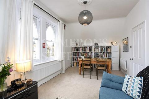 1 bedroom flat to rent, Victoria Road, Queen's Park, NW6