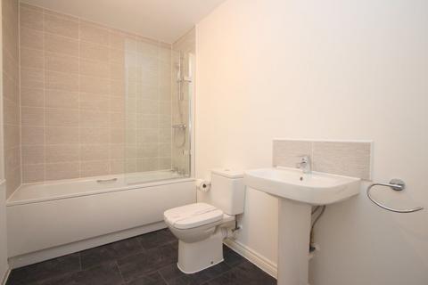 2 bedroom flat to rent, Porus Piece, Leighton Buzzard