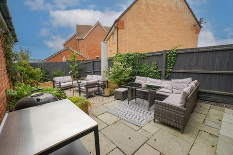 4 bedroom semi-detached house for sale, Whinchat Gardens, Leighton Buzzard