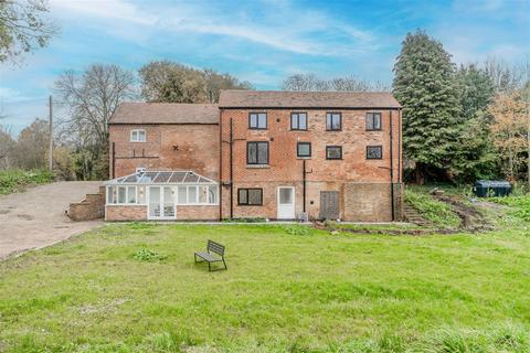 Botterham House Botterham, Swindon, Dudley, DY3 4RA