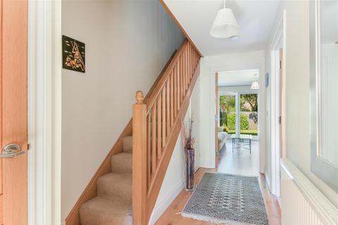 4 bedroom end of terrace house for sale, St. James Close, Epsom