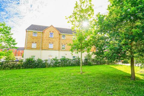 Leighton Buzzard - 2 bedroom apartment for sale