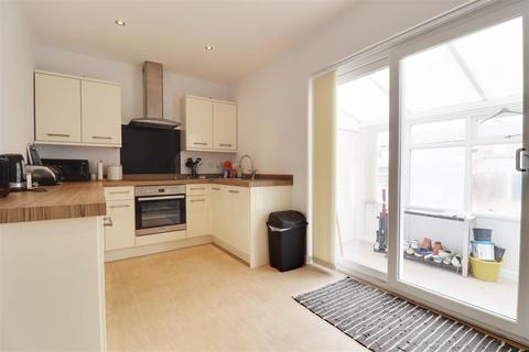 2 bedroom terraced house for sale, Northfield Avenue, Hessle