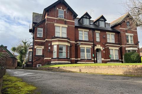 2 bedroom flat to rent, Wellington Road North, Stockport SK4