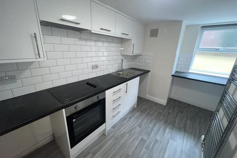 2 bedroom flat to rent, Wellington Road North, Stockport SK4