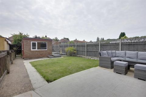 3 bedroom semi-detached house for sale, Thornwick Avenue, Willerby