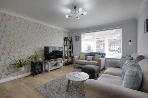 2 bedroom end of terrace house for sale, Maplewood Avenue, Hull