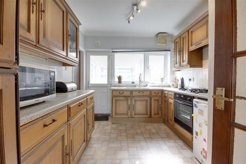 3 bedroom semi-detached house for sale, Drydales, Kirk Ella