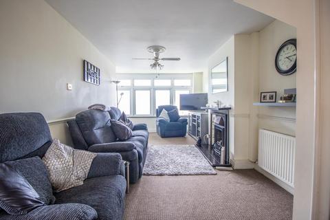 4 bedroom chalet for sale, Hainault Avenue, Rochford SS4