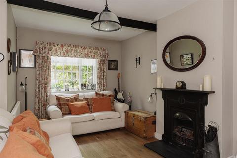 2 bedroom terraced house for sale, Redstone Road, Redhill