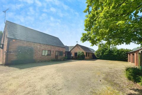 3 bedroom barn conversion for sale, Daventry Road, Southam