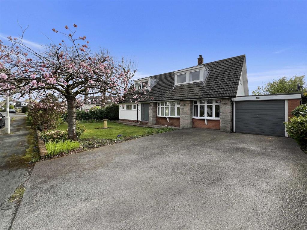 Thornton Crescent, Gayton, Gayton 4 bed detached house for sale £650,000