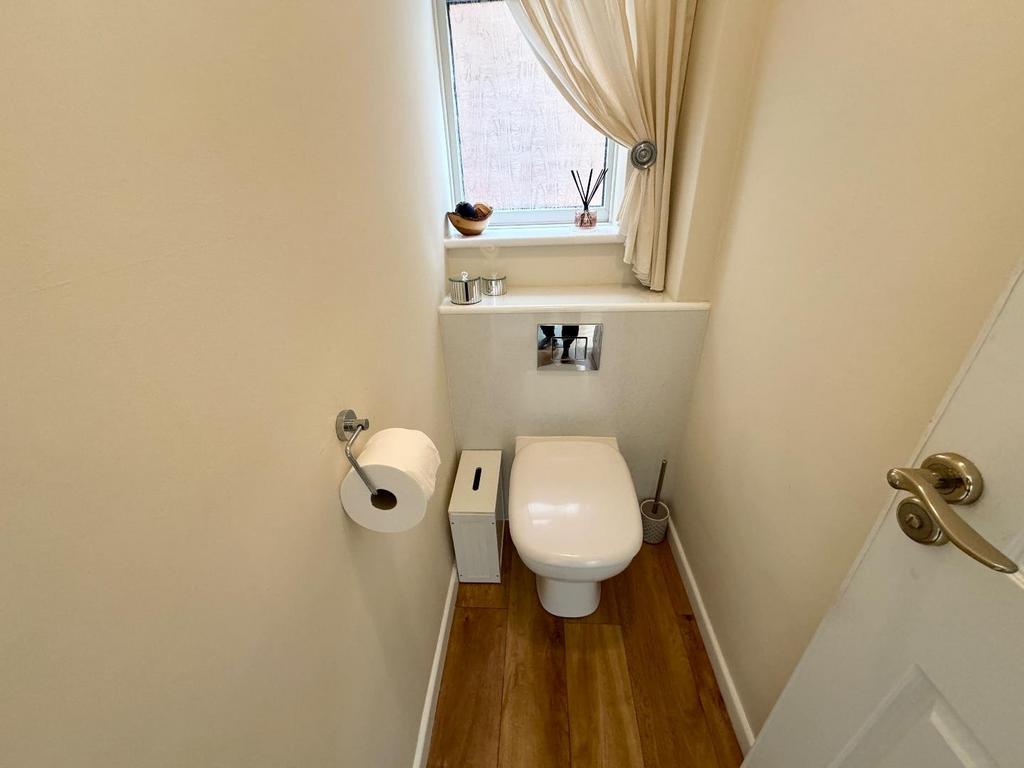 Cloakroom/wc