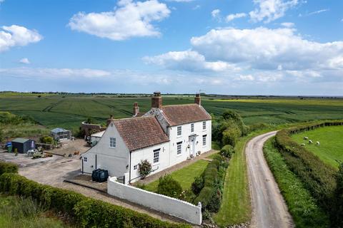 5 bedroom detached house for sale, Winsetts Road, Skeffling, Hull