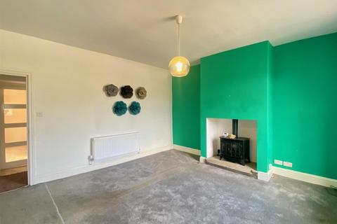 2 bedroom end of terrace house for sale, Thornhill Road, Brighouse