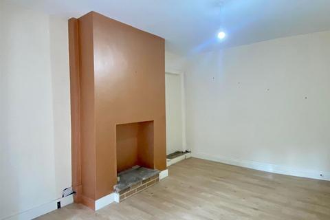 2 bedroom end of terrace house for sale, Thornhill Road, Brighouse