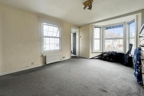 1 bedroom flat for sale, Sutton Lane, Hounslow TW3