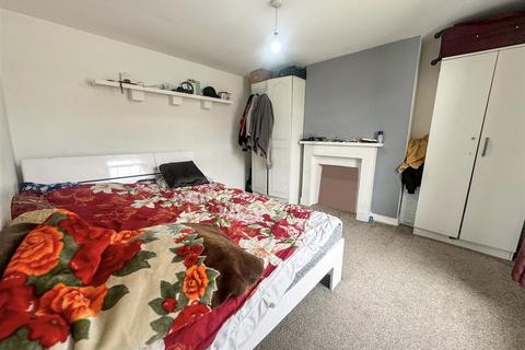 1 bedroom flat for sale, Sutton Lane, Hounslow TW3