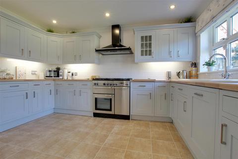 4 bedroom detached house for sale, Low Farm Close, North Frodingham, Driffield