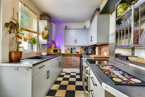 53 Victory Road, Beeston, Nottingham, NG9 1LH