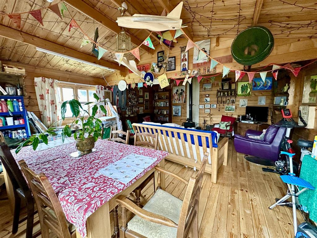 Summer house internal