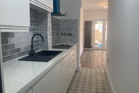 1 bedroom in a house share to rent, Wolfington Road, London SE27