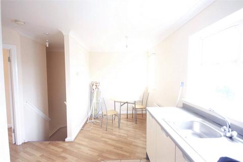 1 bedroom apartment to rent, Saunders Close, London, IG1