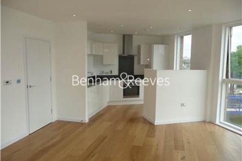 2 bedroom apartment to rent, High Street, Brentford TW8